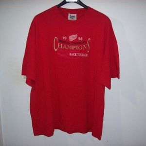 Red wings T